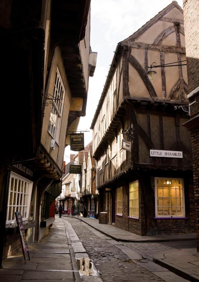 Shambles Suites In The Centre Of York, Sleeps 16 Exteriör bild